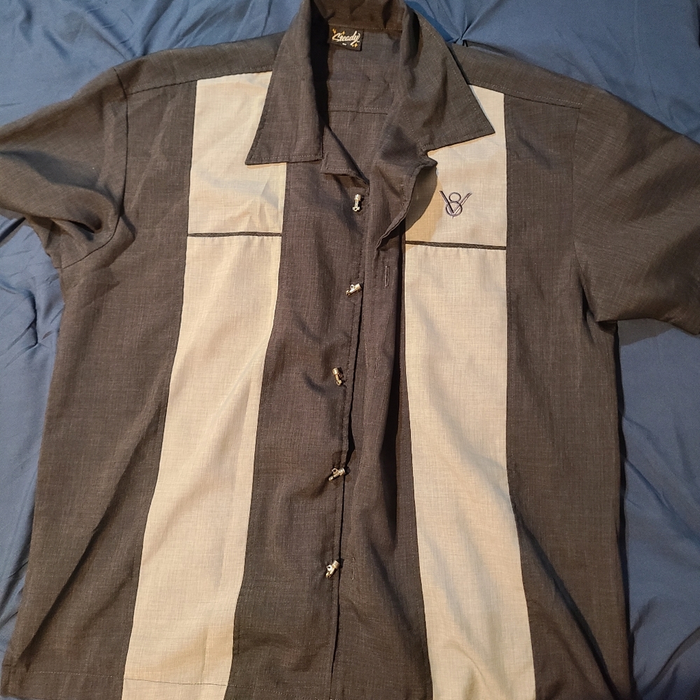Steady V8 button shirt medium